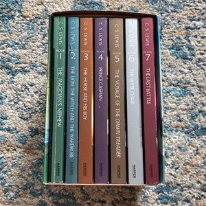 Chronicles of Narnia by CS Lewis Box Set